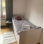 Ubytování v soukromí Cheerful 3 Bedroom House *