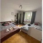 Homestay szállás Cheerful 3 Bedroom House