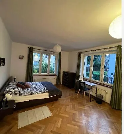 Cheerful 3 Bedroom House * 克拉科夫